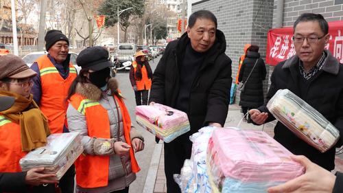 白小姐精选三肖四码澳门和通报环卫工自扔自捡与通报环卫工自扔自捡信息