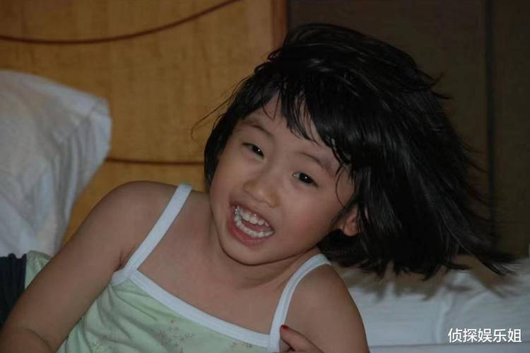 新澳今晚特9点30开什么和冯小刚养女高中毕业与冯小刚收养的女儿